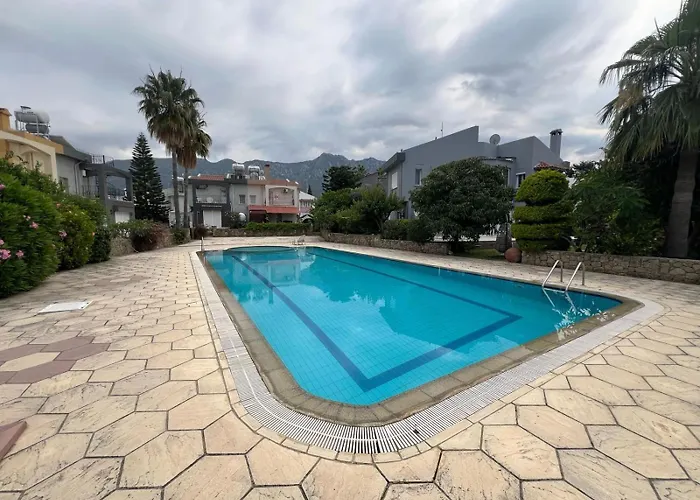 Villa Green 아파트 키레니아